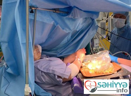 Həkimlər əməliyyat zamanı qadına zeytunu doldurmağıi tapşırdılar.