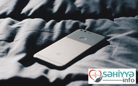 Yatanda telefonu yastığın altına qoymayın – Təhlükə