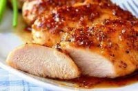 Toyuğun döş əti sinirləri gücləndirir.