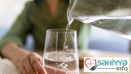 “Yemək zamanı su içmək zərərli deyil, əksinə faydalıdır”- Həkim