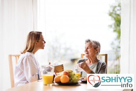 Yaşlı insanları süfrədə yalnız buraxmayın: Tək yemək onlar üçün... - ARAŞDIRMA