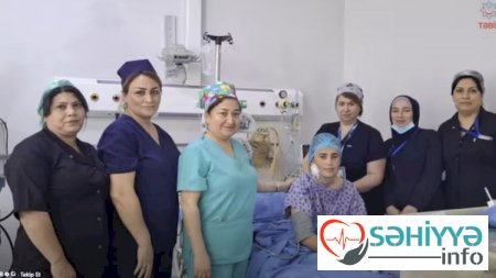 Həkim ürəyi dayanan qadını 45 dəqiqə sonra həyata qaytardı - VİDEO