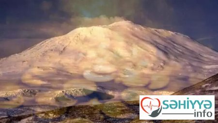 Havaya sərvət səpir: Hər gün 6000 dollar dəyərində qızıl püskürür