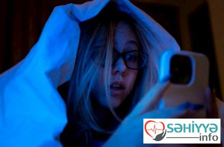 Telefon asılılığı yeniyetmələr arasında alkoqol və siqaret riskini artırır – Yeni araşdırma