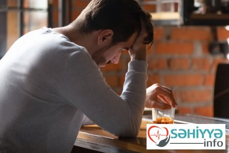 Ən təhlükəli yalan budur - Psixiatr alkoqol asılılığının gizli əlamətini AÇIQLADI